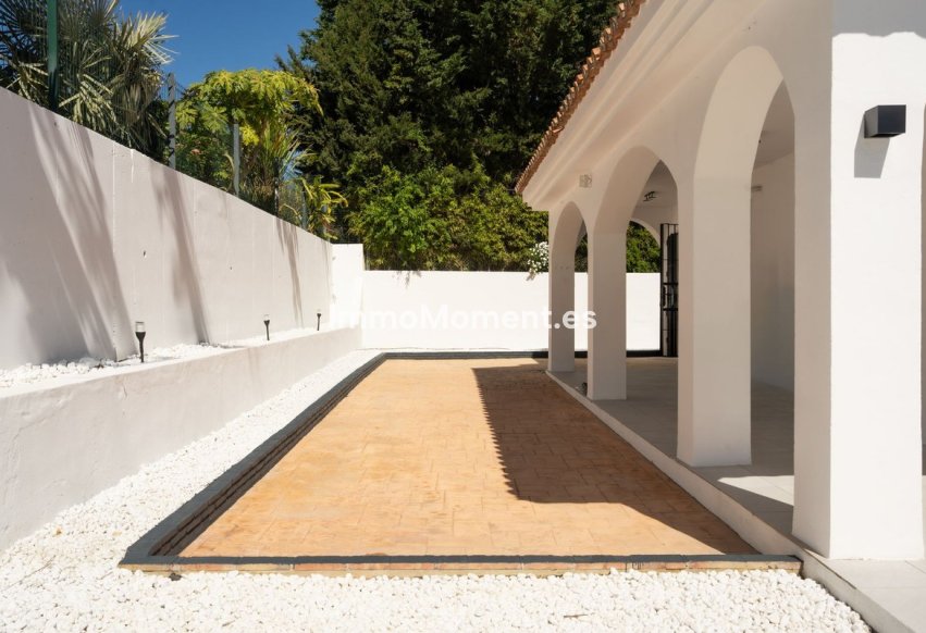 Resale - Villa - Estepona - Estepona Centro