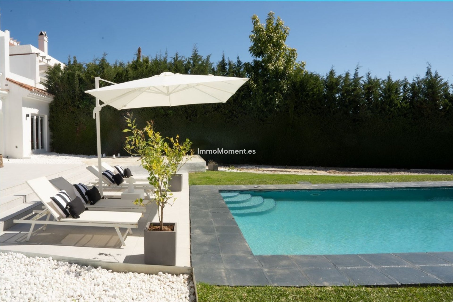 Resale - Villa - Estepona - Estepona Centro