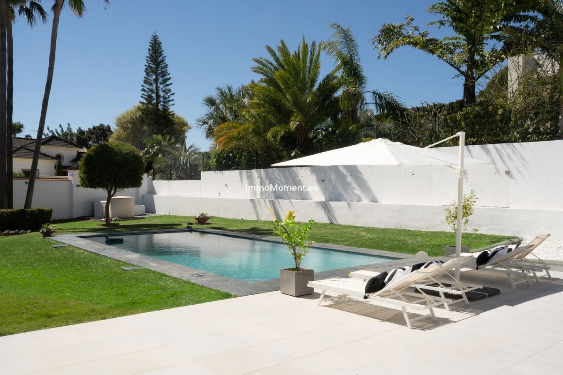 Resale - Villa - Estepona - Estepona Centro