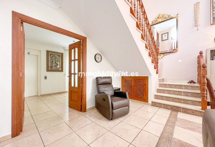Resale - Villa - Estepona - Estepona Centro
