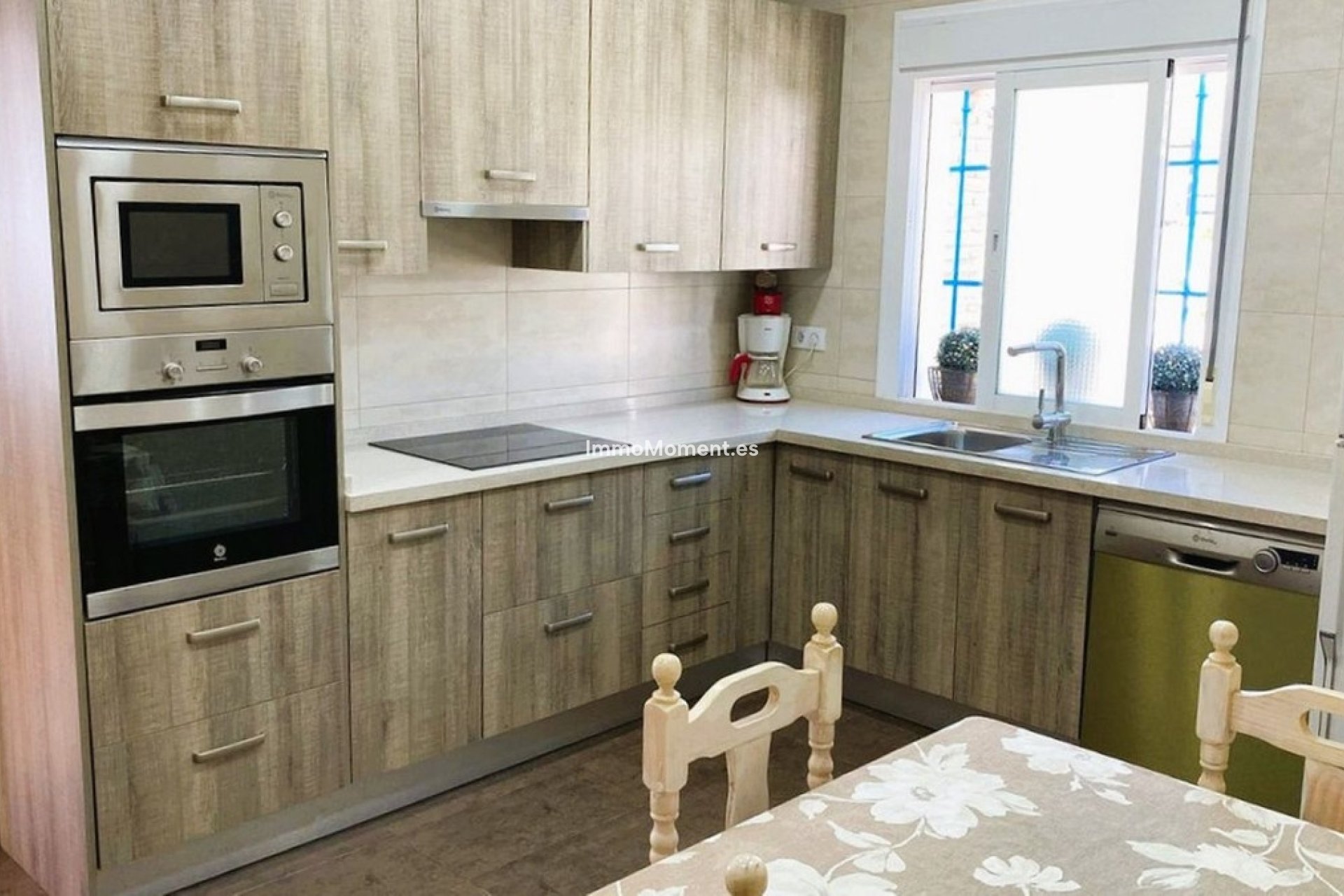 Resale - Villa - Estepona - Estepona Centro