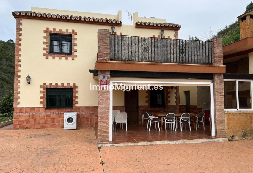 Resale - Villa - Estepona - Estepona Centro