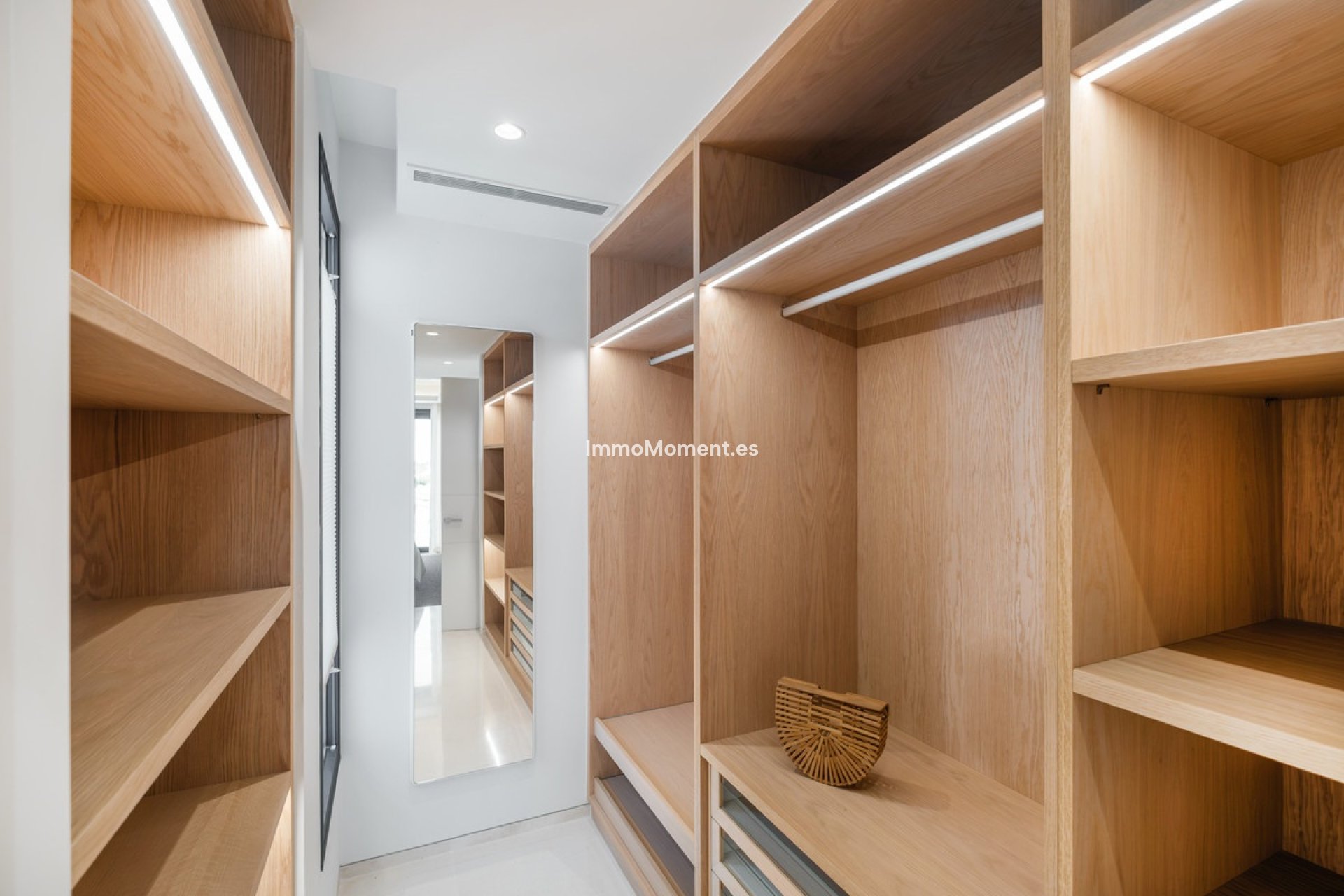 Resale - Villa - Estepona - Estepona Centro