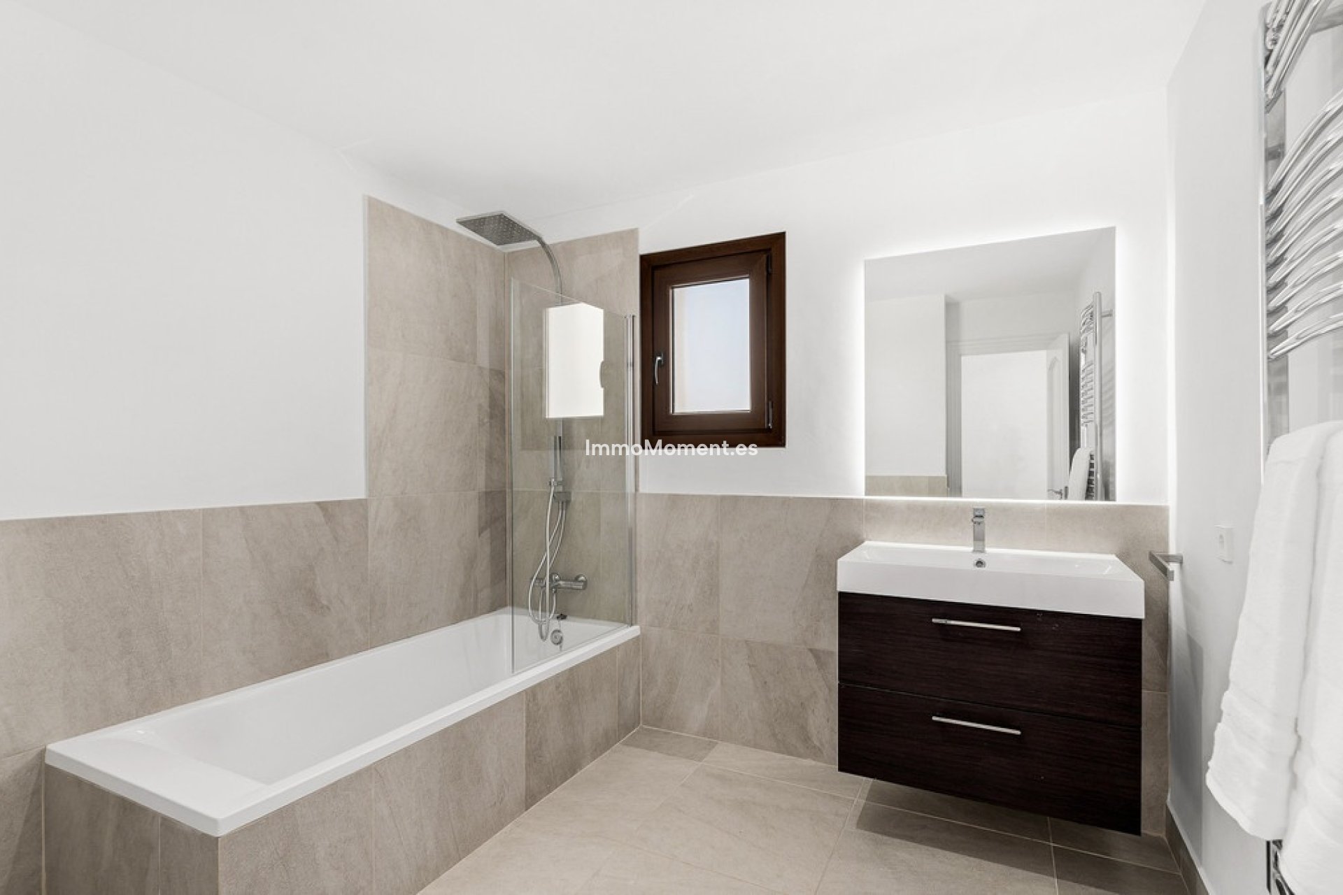 Resale - Villa - Estepona - Estepona Centro