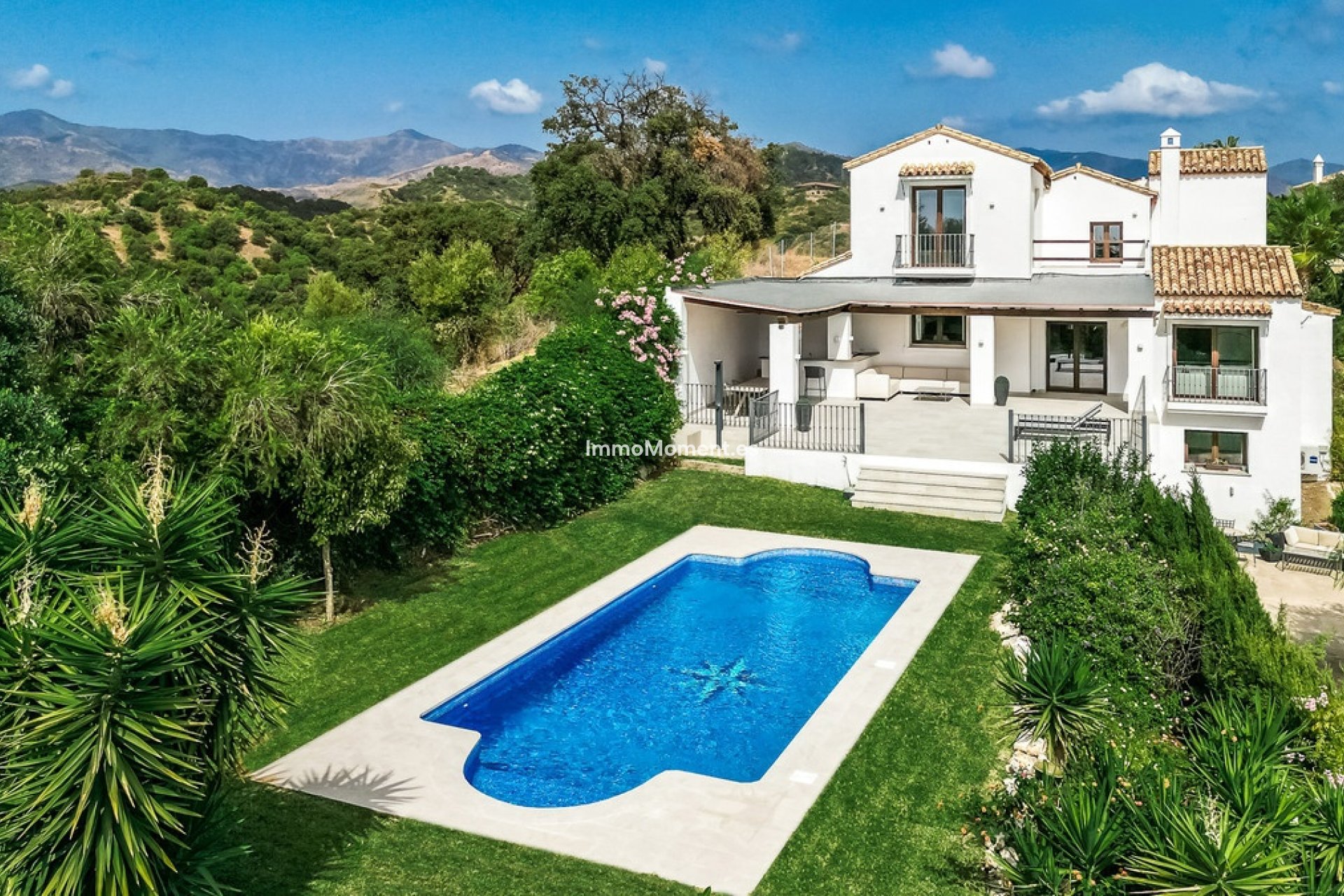Resale - Villa - Estepona - Estepona Centro