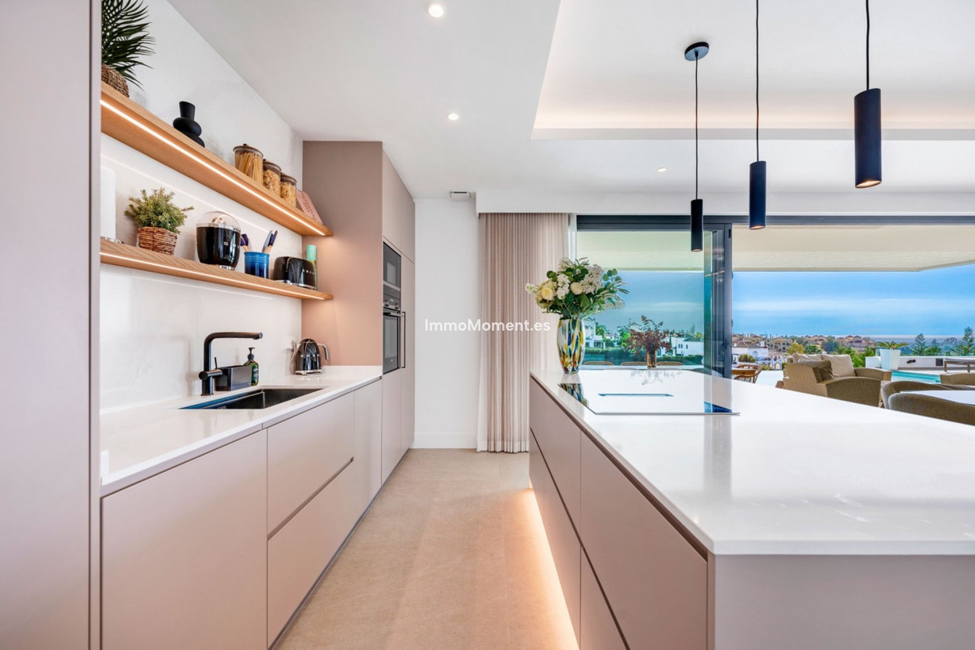 Resale - Villa - Estepona - Estepona Centro