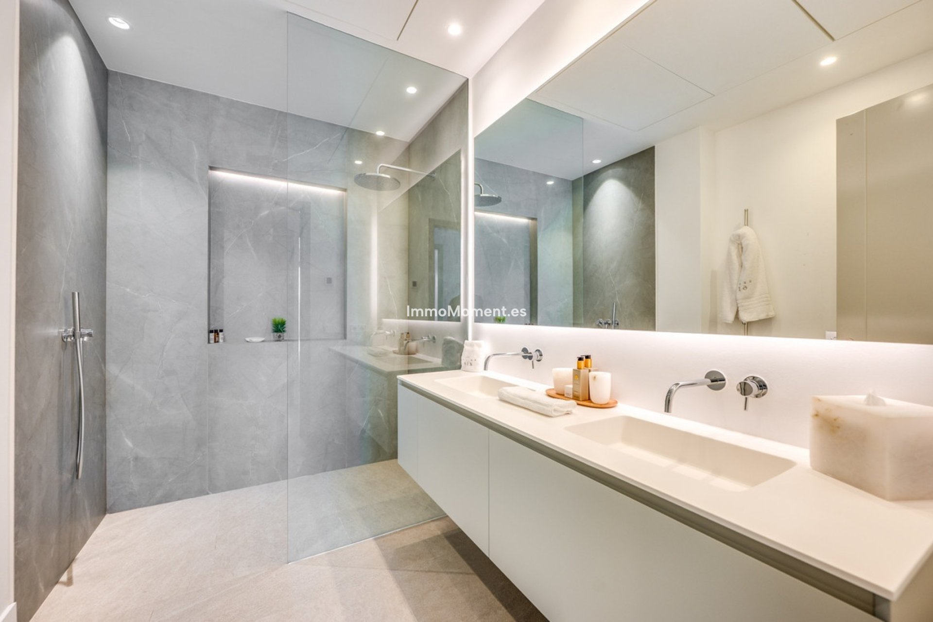 Resale - Villa - Estepona - Estepona Centro