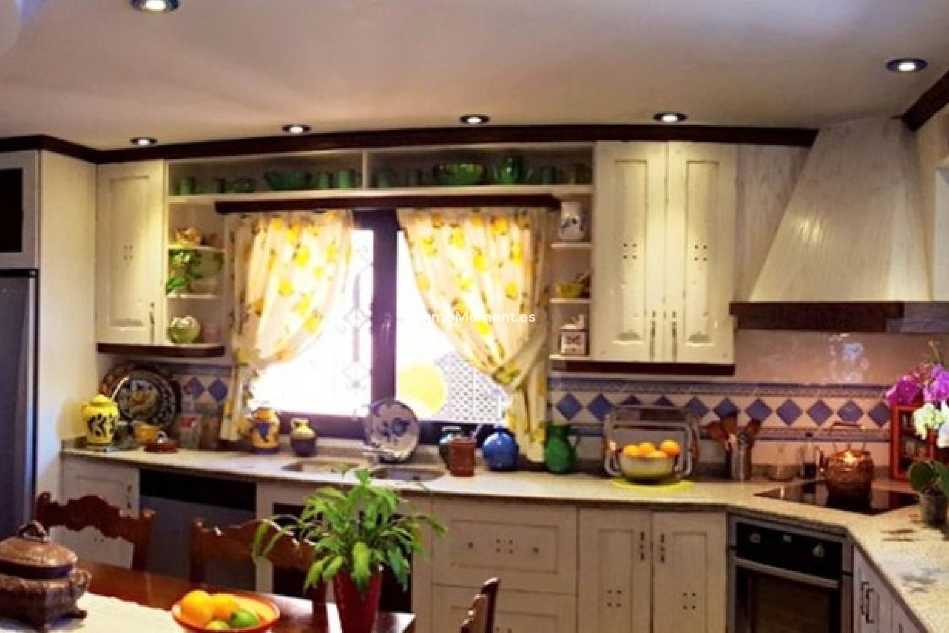 Resale - Villa - Estepona - Estepona Centro