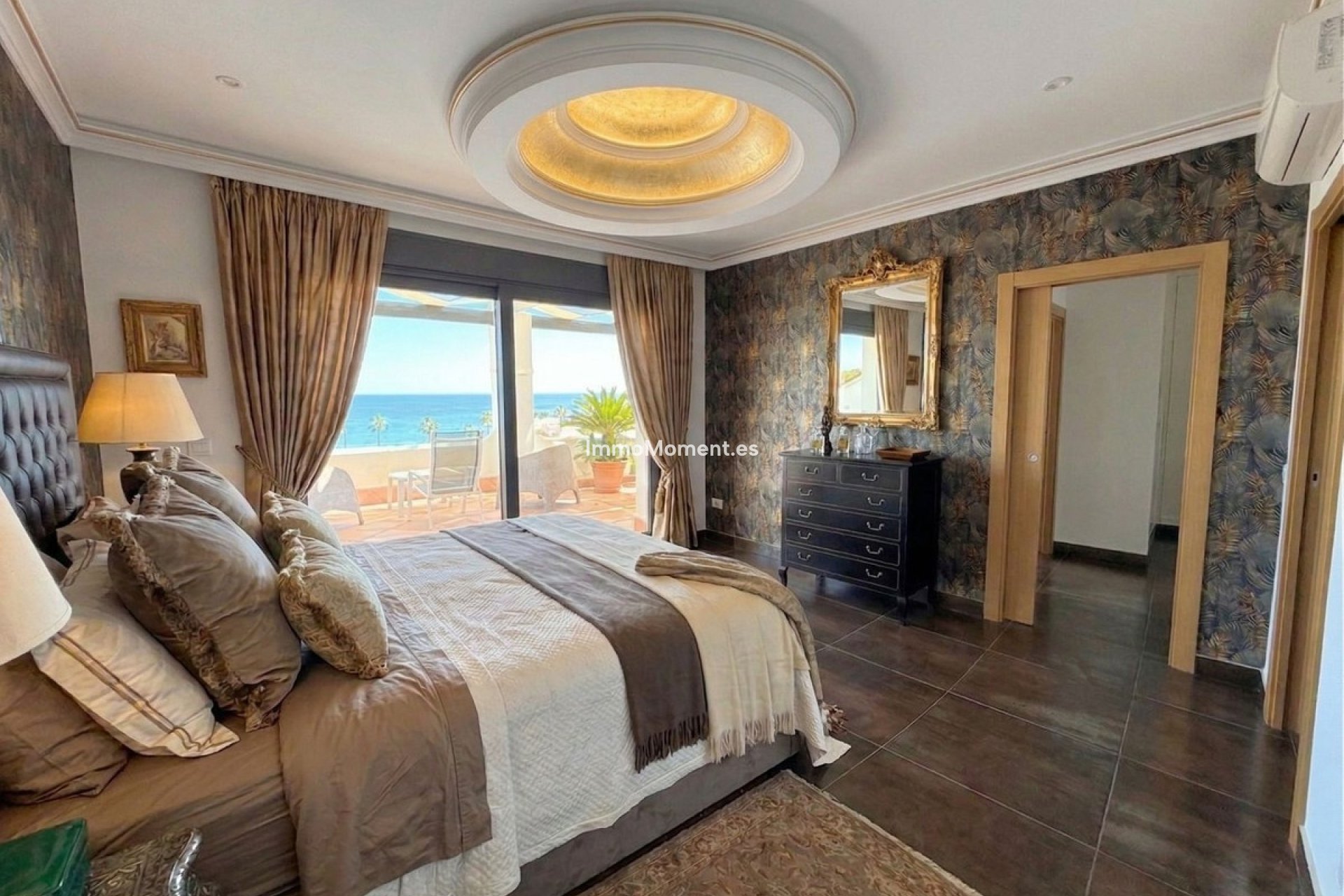 Resale - Villa - Estepona - Estepona Centro