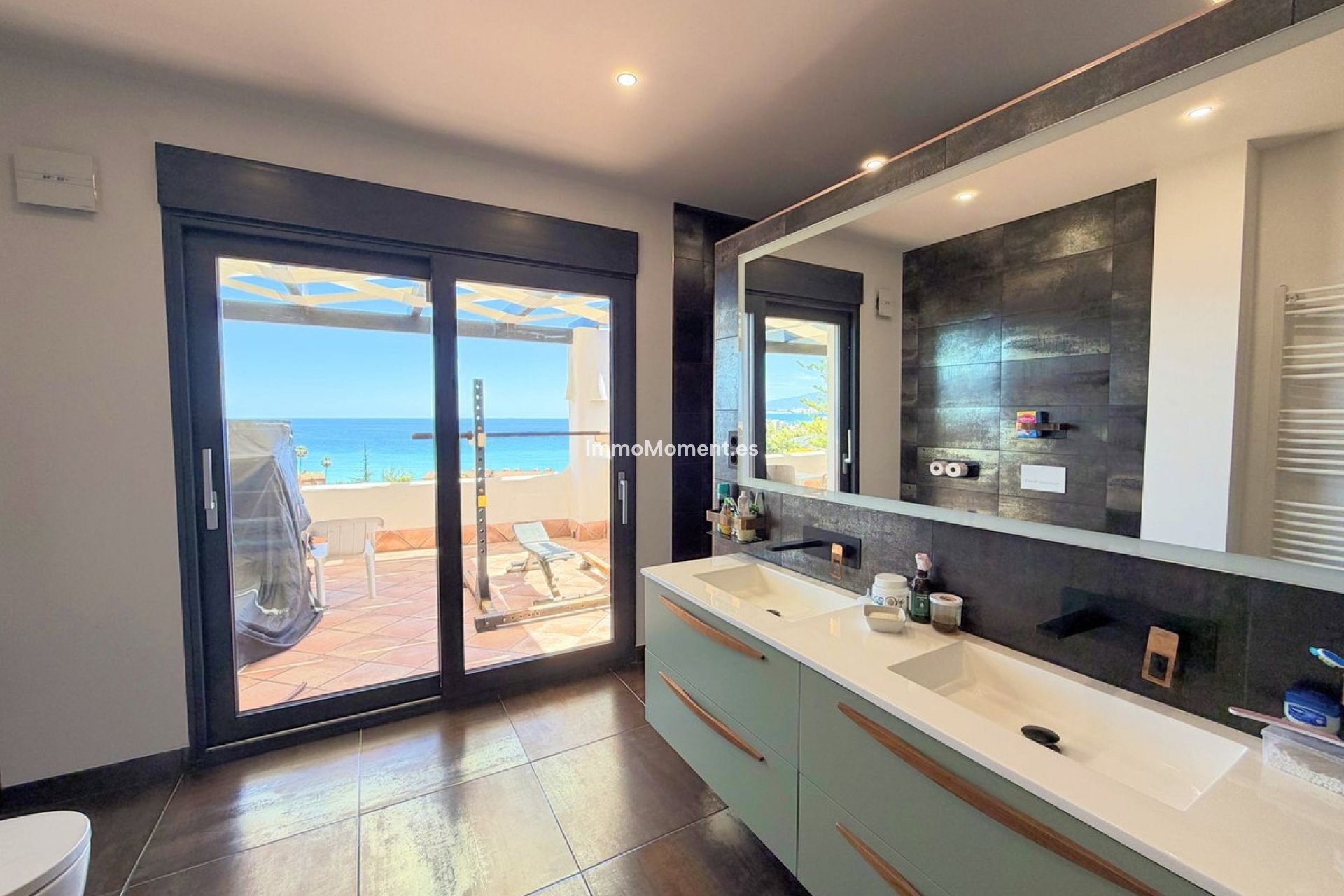 Resale - Villa - Estepona - Estepona Centro