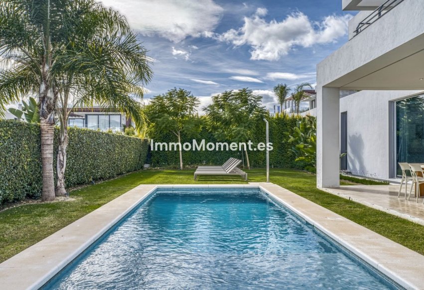 Resale - Villa - Estepona - Estepona Centro