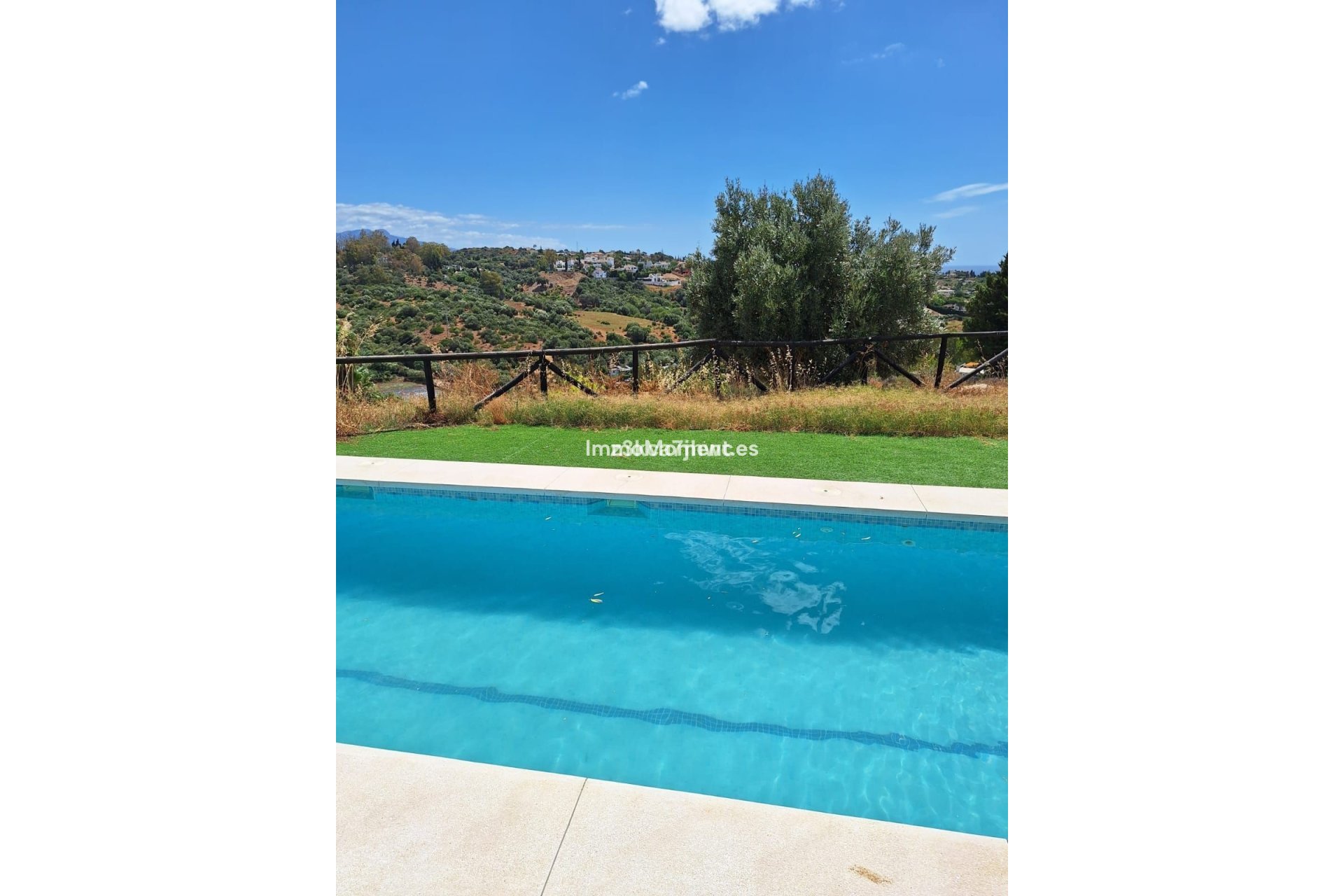 Resale - Villa - Estepona - Estepona Centro