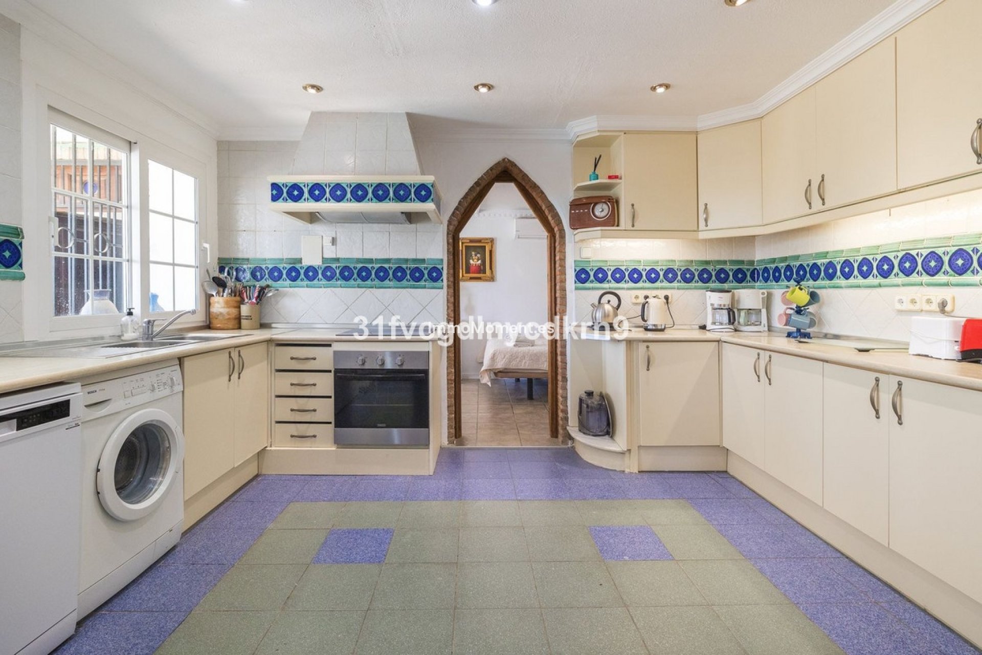 Resale - Villa - Estepona - Estepona Centro