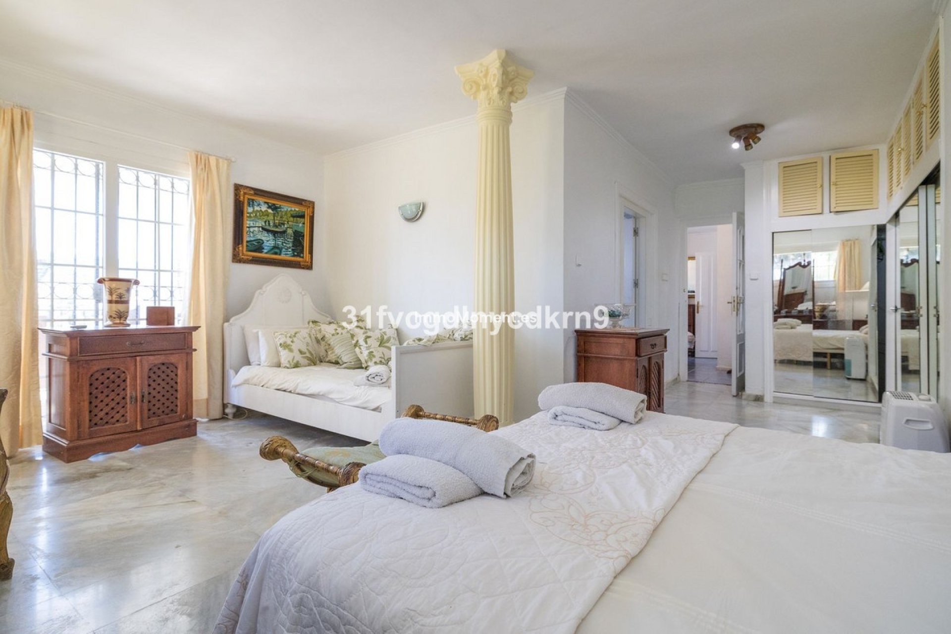 Resale - Villa - Estepona - Estepona Centro