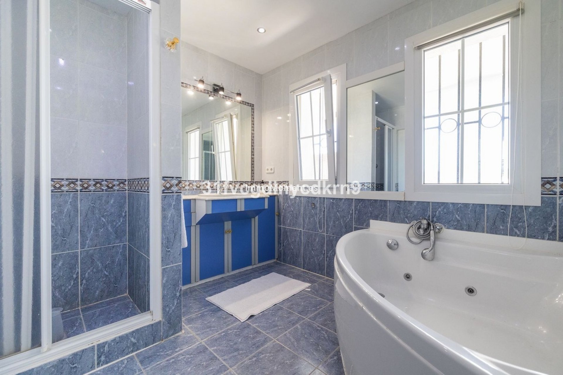 Resale - Villa - Estepona - Estepona Centro