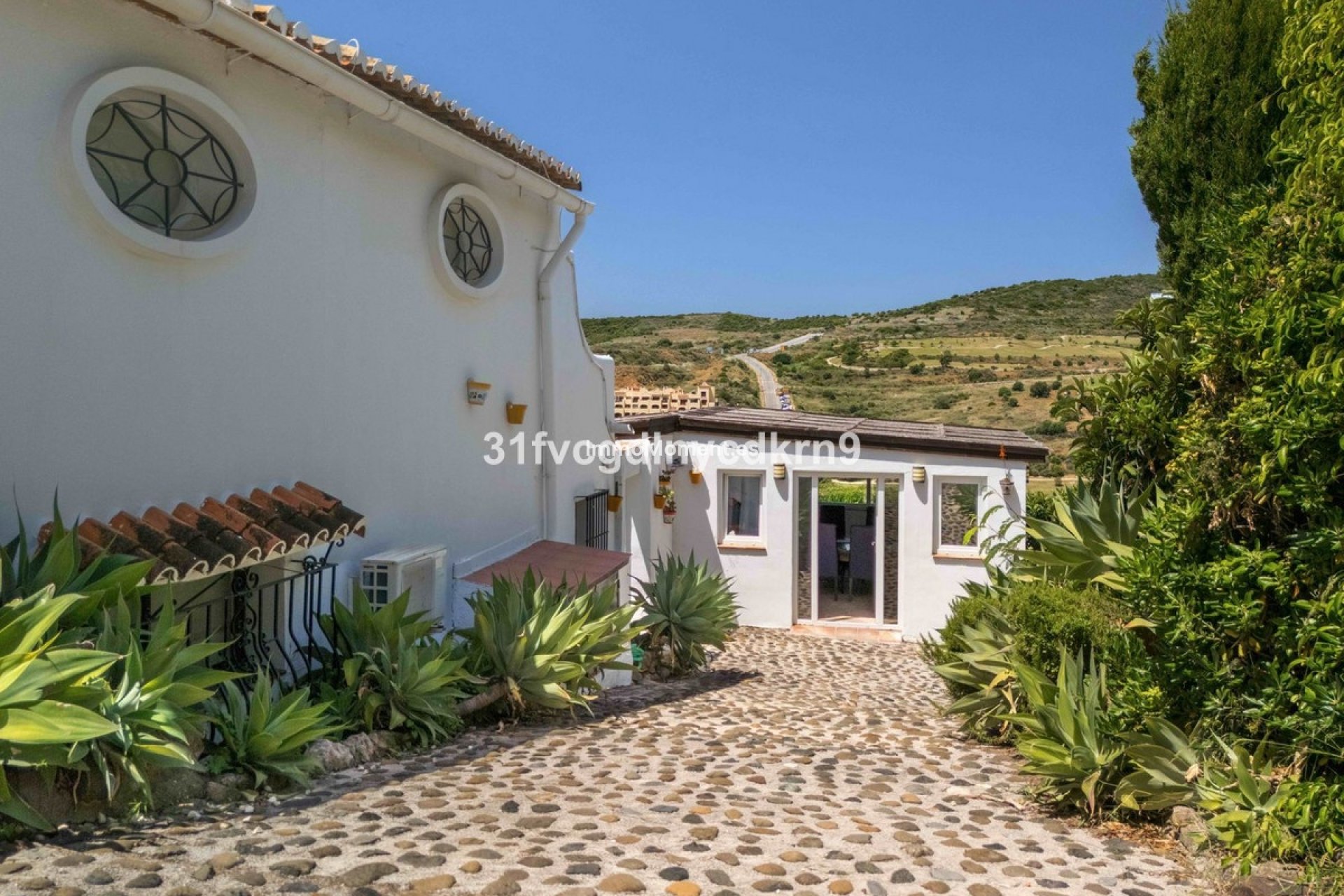 Resale - Villa - Estepona - Estepona Centro