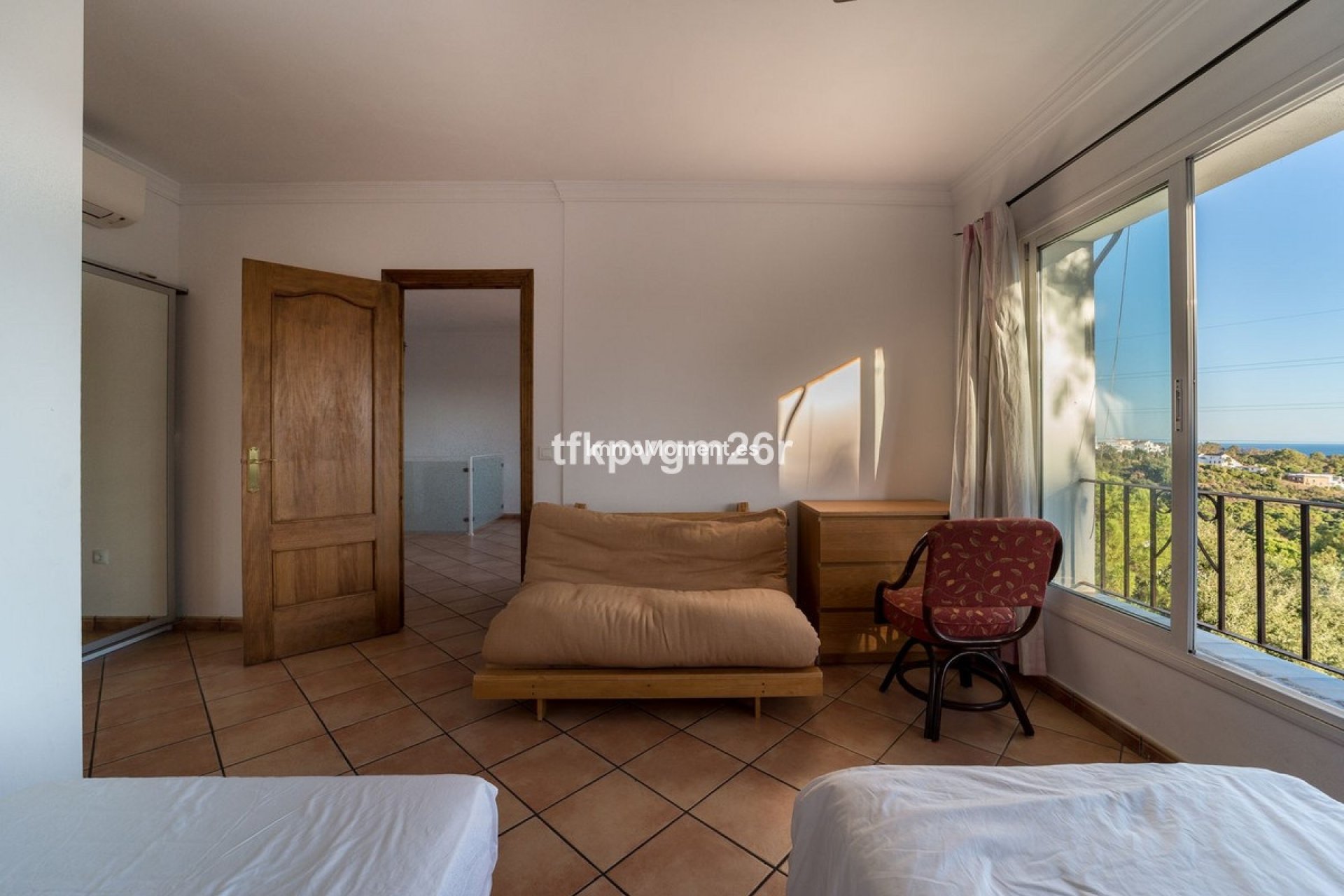 Resale - Villa - Estepona - Estepona Centro