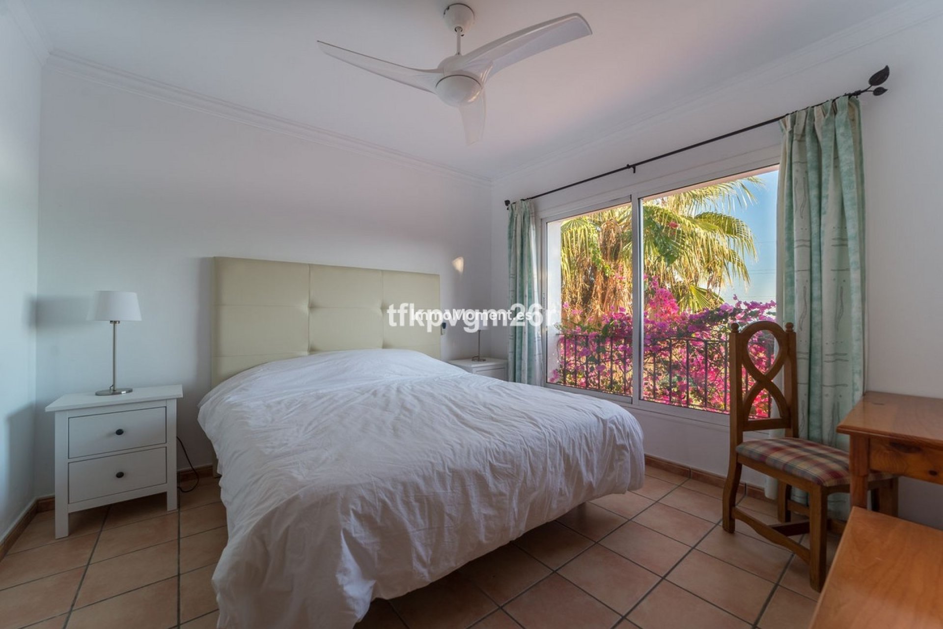 Resale - Villa - Estepona - Estepona Centro