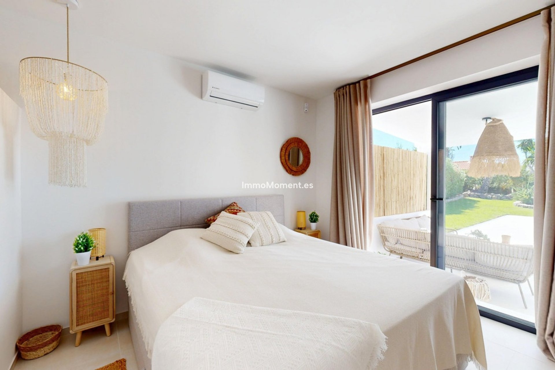 Resale - Villa - Estepona - Estepona Centro