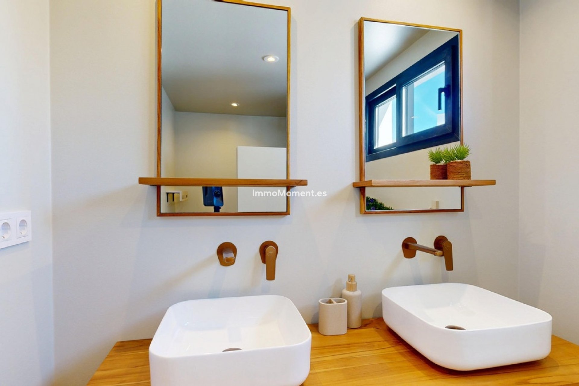 Resale - Villa - Estepona - Estepona Centro