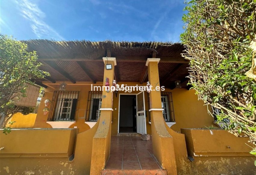 Resale - Villa - Estepona - Estepona Centro