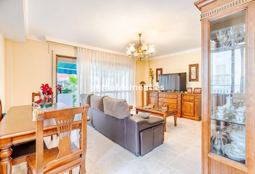 Resale - Villa - Estepona - Estepona Centro