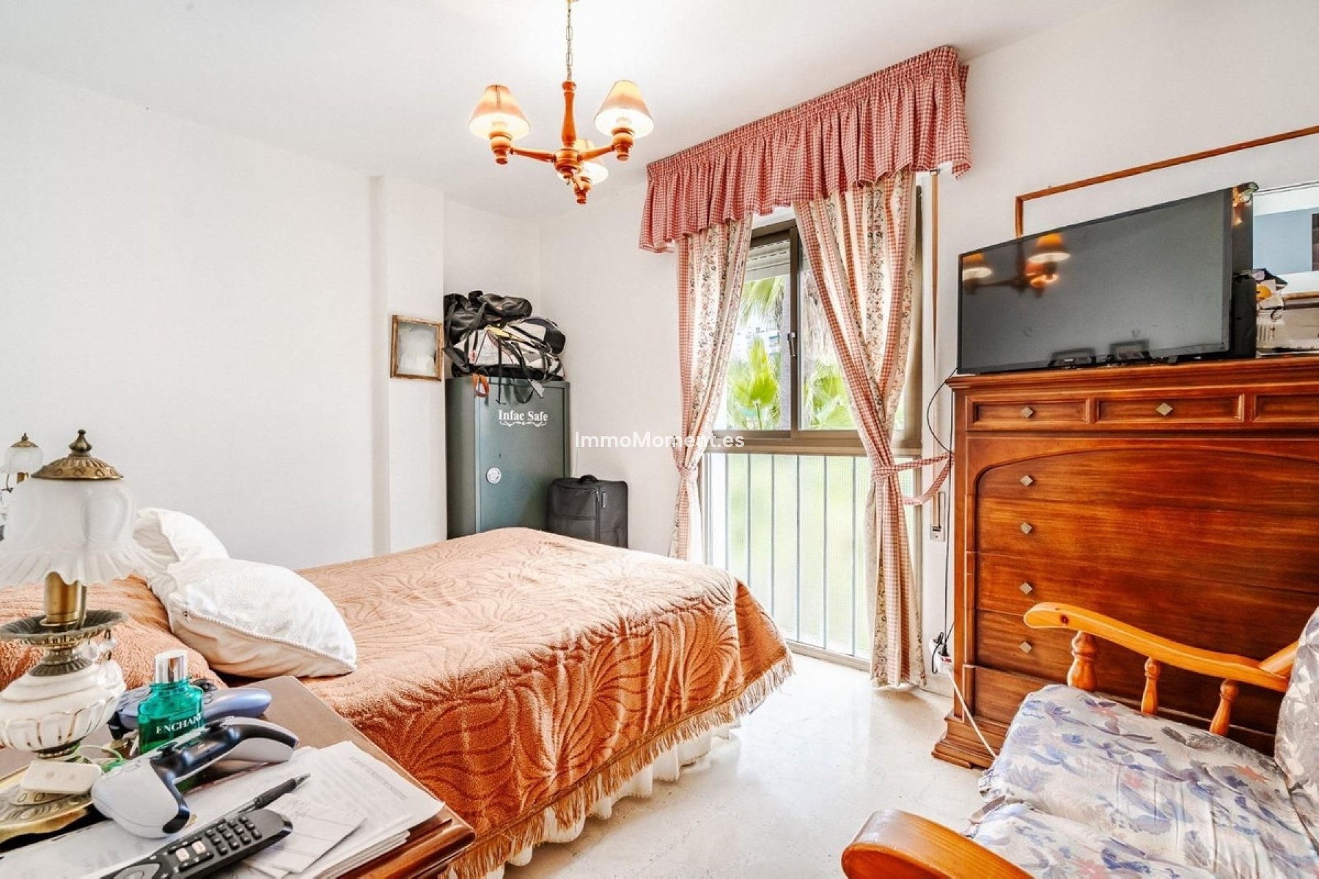 Resale - Villa - Estepona - Estepona Centro