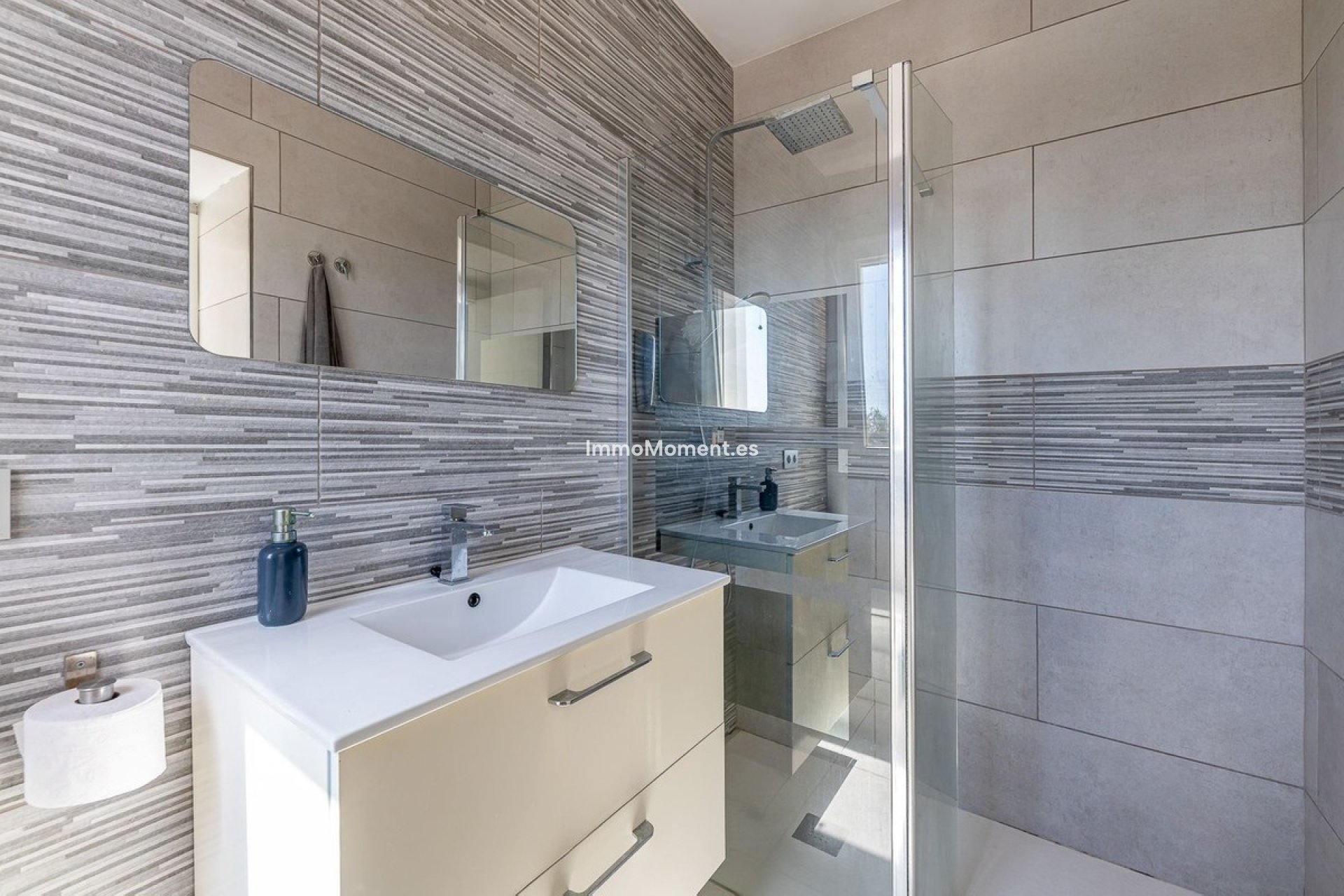 Resale - Villa - Estepona - Estepona Centro