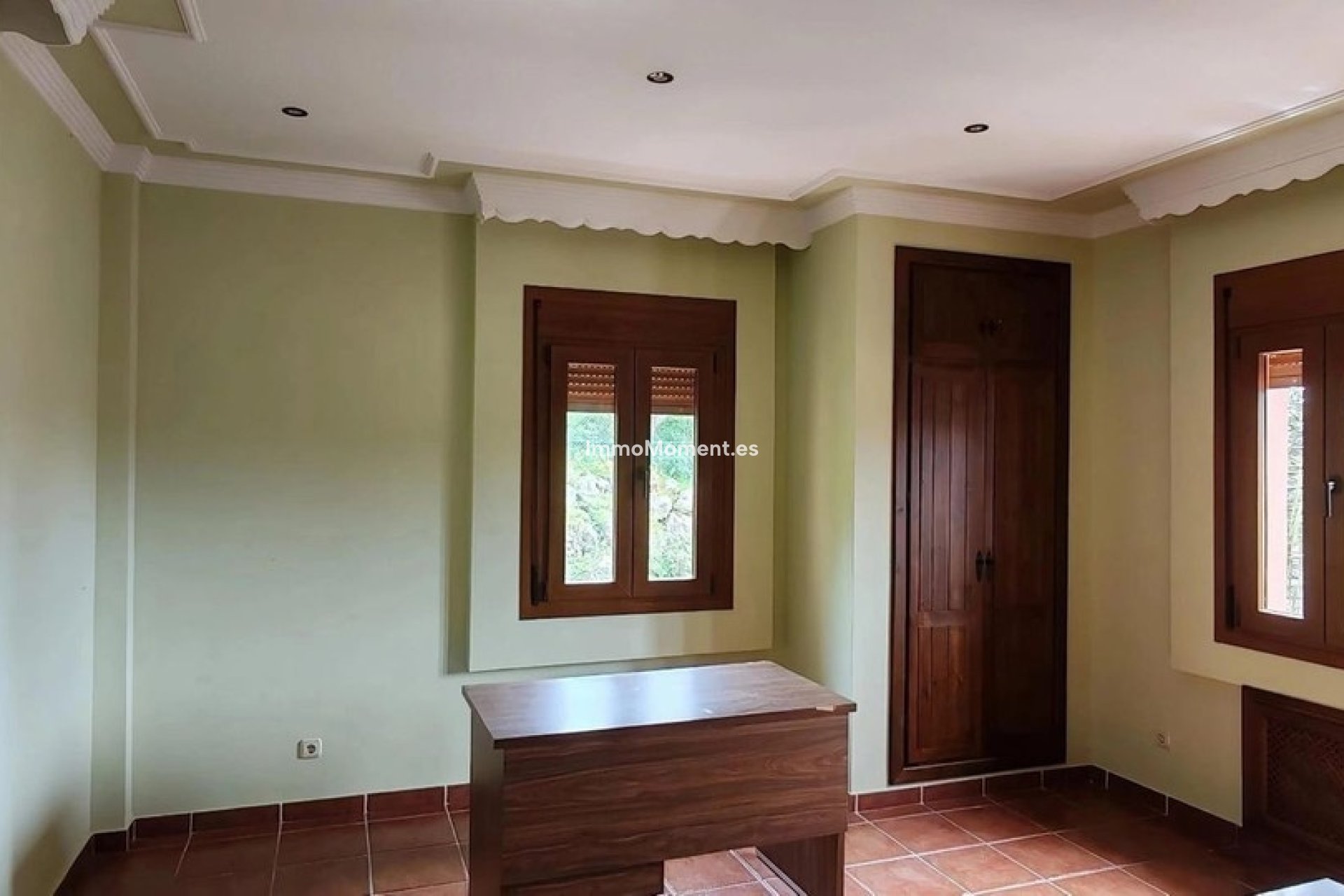 Resale - Villa - Estepona - Estepona Centro