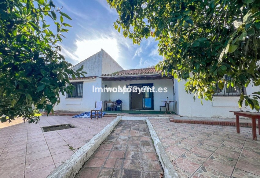 Resale - Villa - Estepona - New Golden Mile