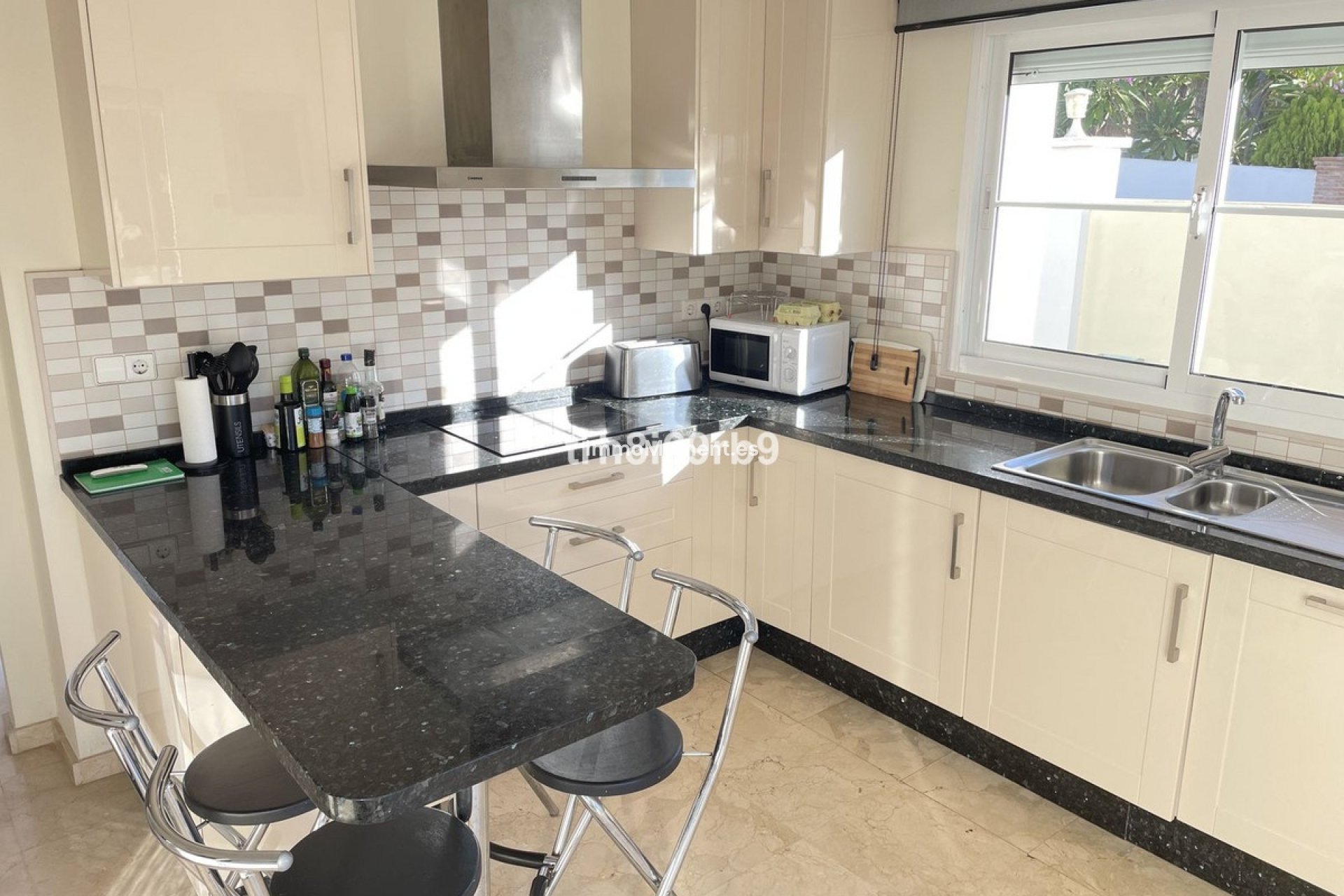 Resale - Villa - Estepona - New Golden Mile