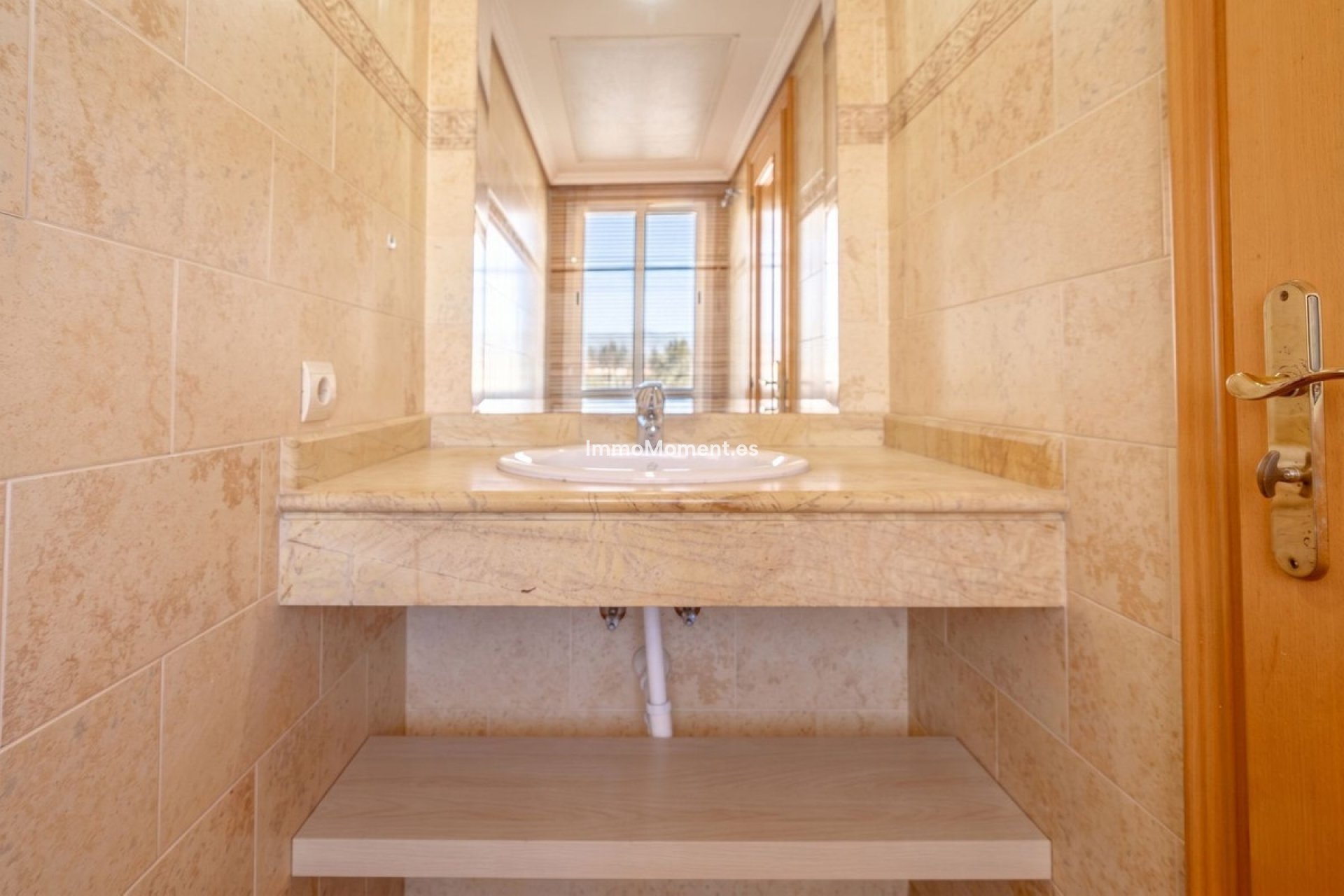 Resale - Villa - Estepona - Selwo