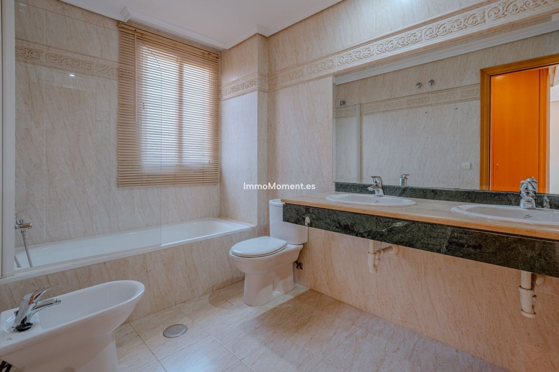 Resale - Villa - Estepona - Selwo