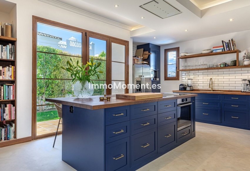 Resale - Villa - Estepona - Selwo