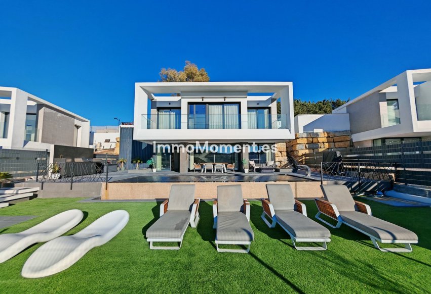 Resale - Villa - Estepona - Valle Romano