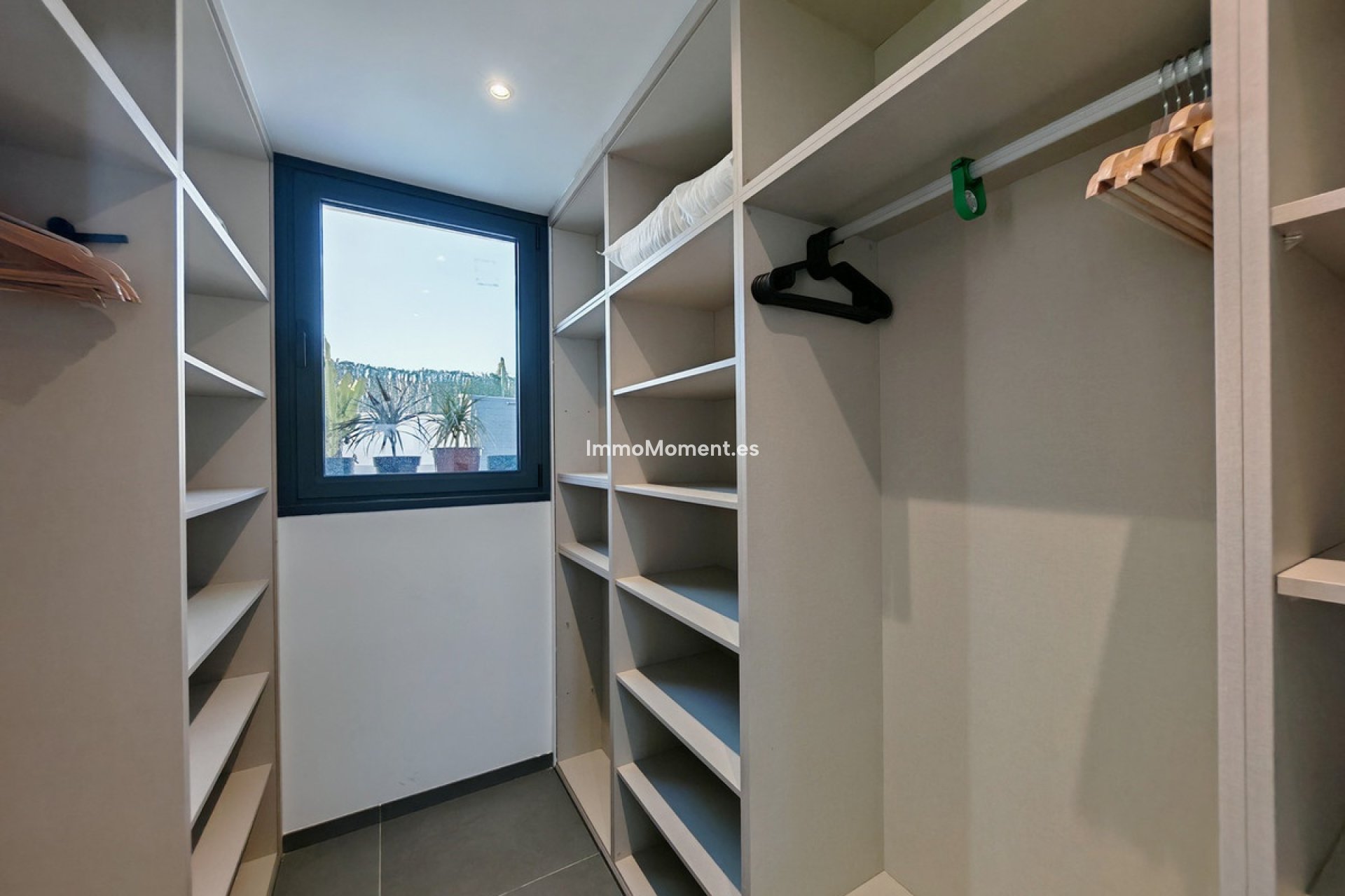 Resale - Villa - Estepona - Valle Romano