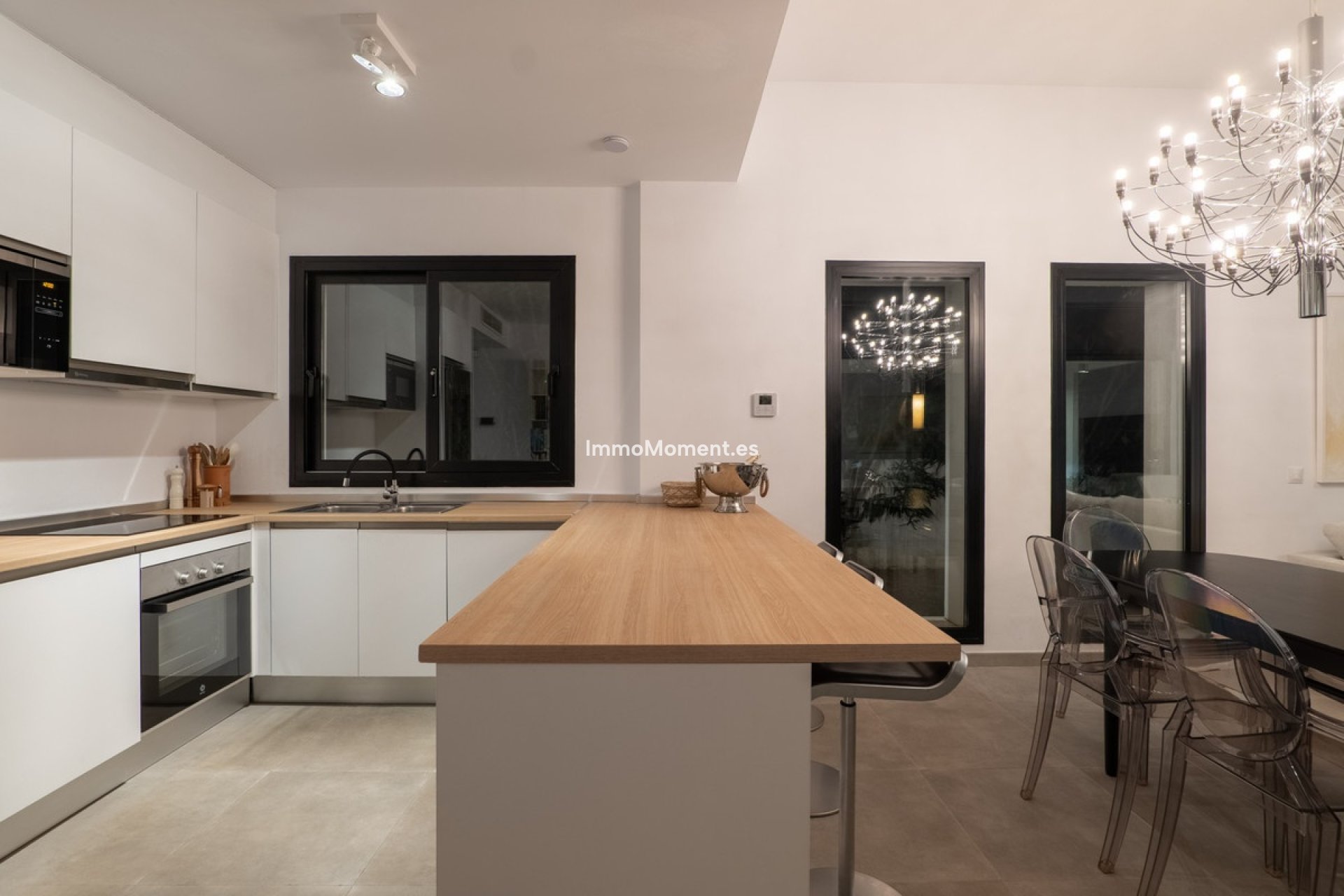 Resale - Villa - Estepona - Valle Romano