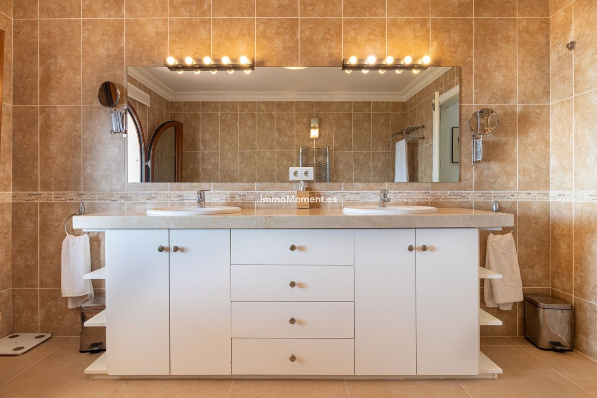 Resale - Villa - Fuengirola - Fuengirola Centro