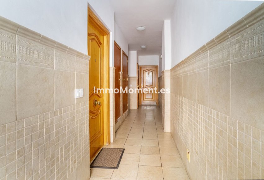 Resale - Villa - Fuengirola - Fuengirola Centro