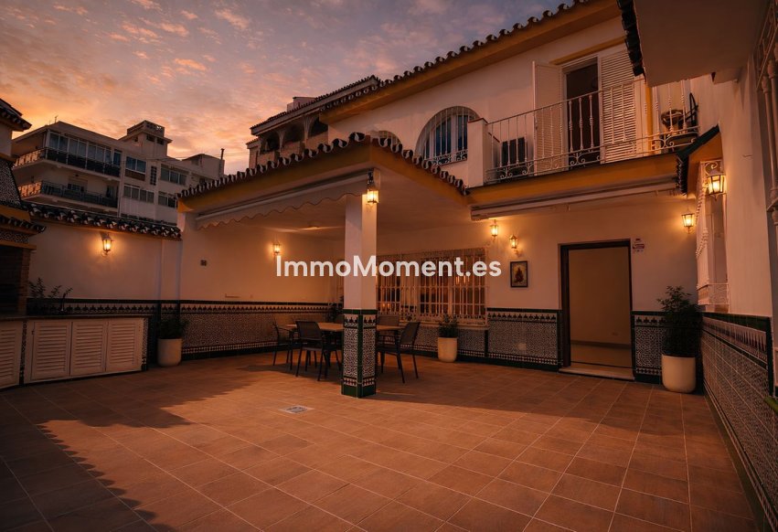 Resale - Villa - Fuengirola - Fuengirola Centro