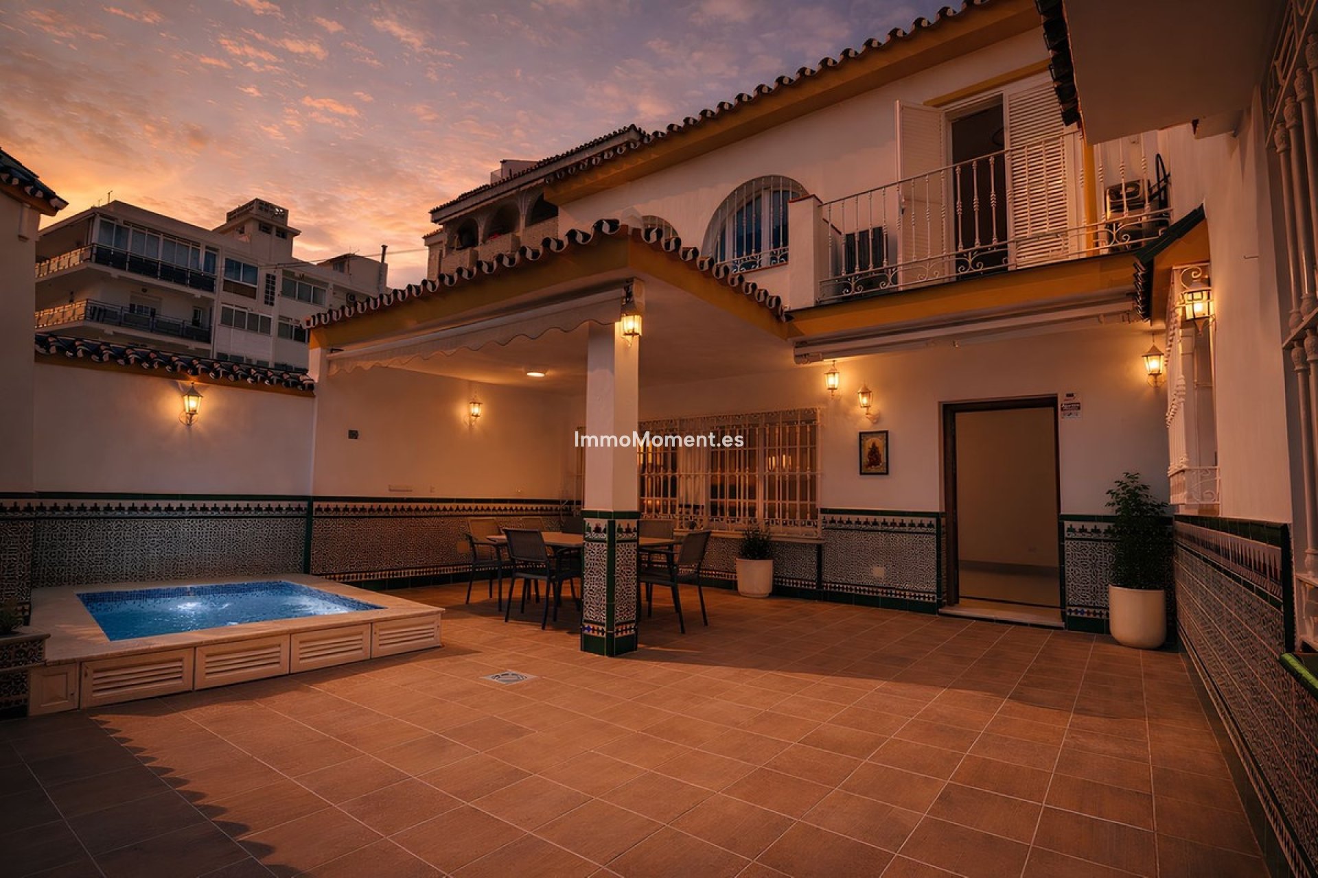 Resale - Villa - Fuengirola - Fuengirola Centro