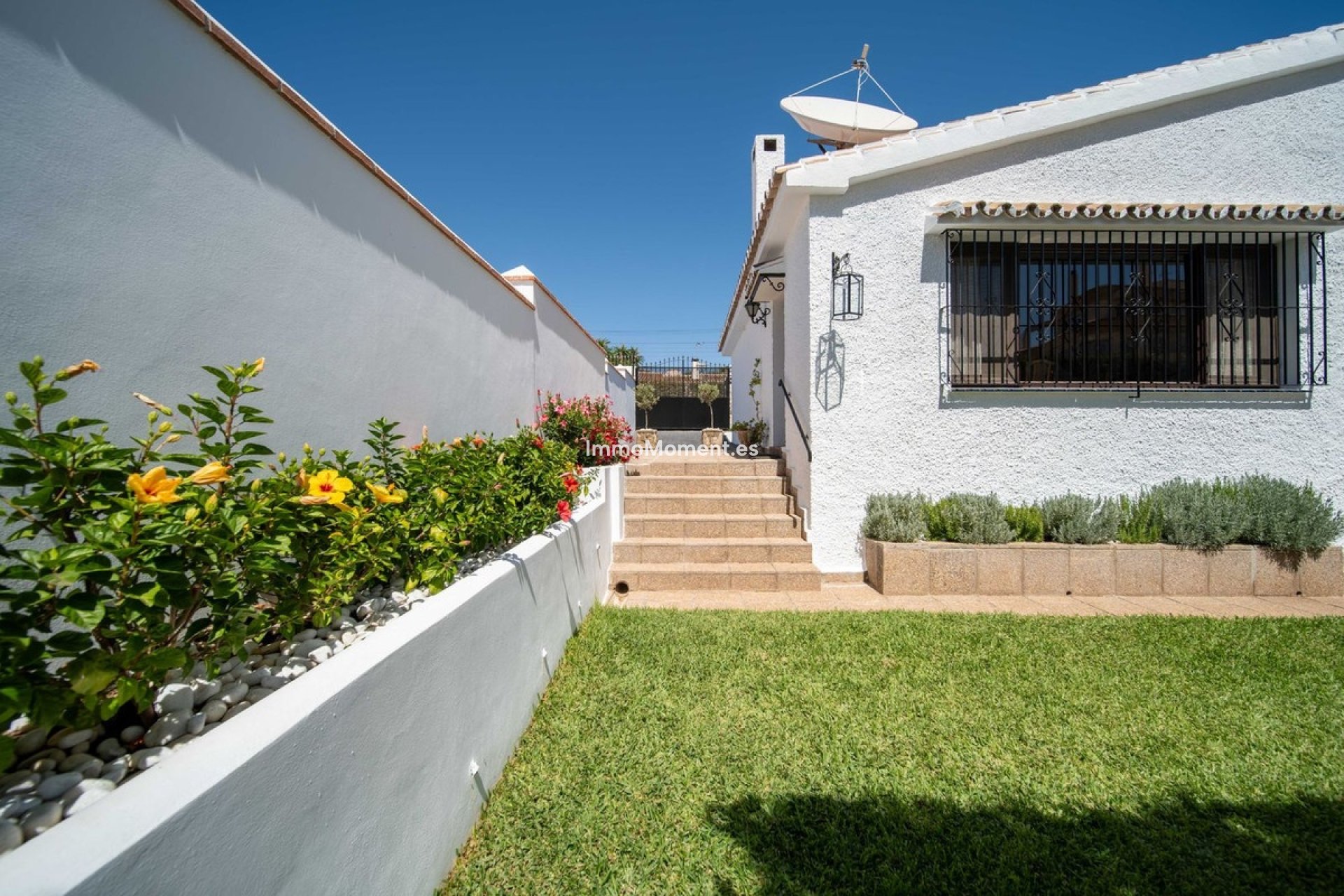 Resale - Villa - Fuengirola - Fuengirola Centro