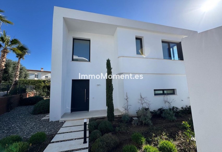 Resale - Villa - Fuengirola - Fuengirola Centro