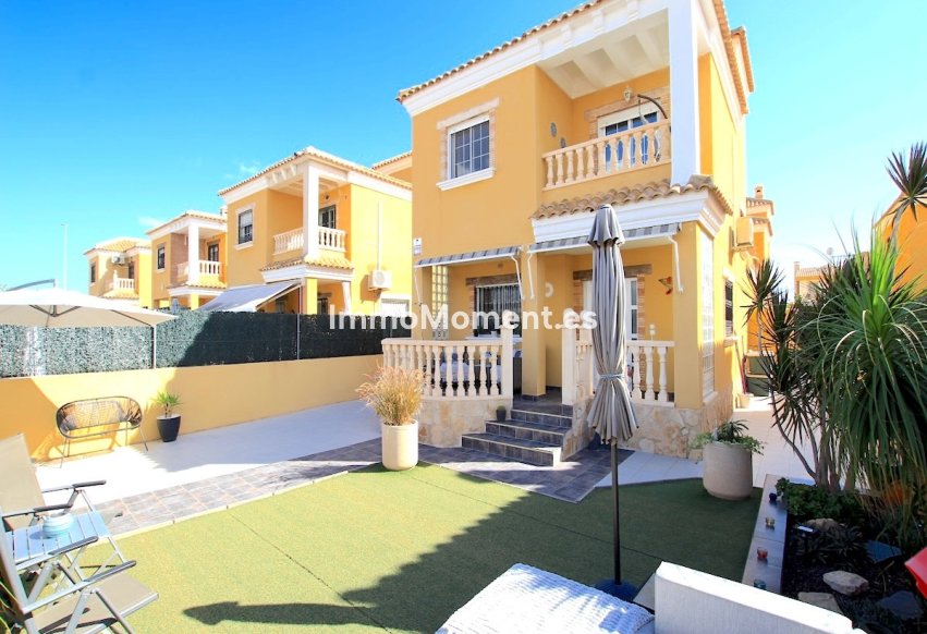 Resale - Villa - Guardamar del Segura - Guardamar del Segura Centro
