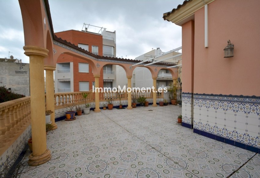 Resale - Villa - Guardamar del Segura - Guardamar del Segura Centro