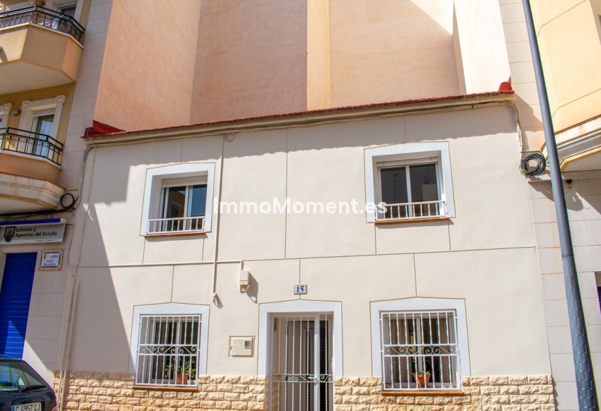 Resale - Villa - Guardamar del Segura - Guardamar del Segura Centro