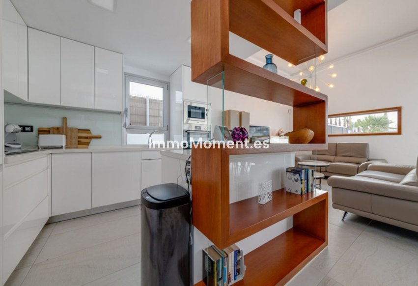 Resale - Villa - Guardamar del Segura - Urbanización El Raso