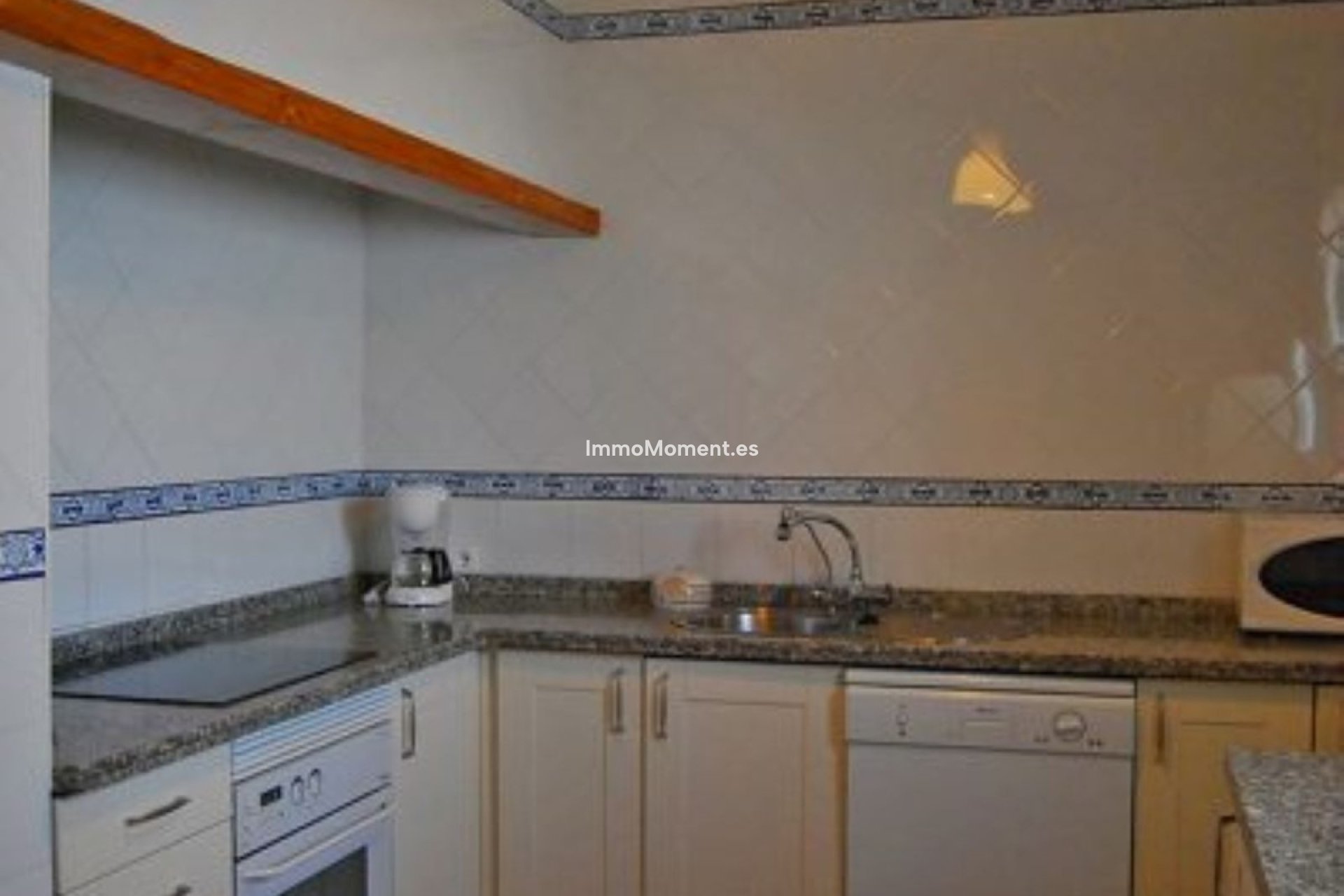 Resale - Villa - Inland  - Alhaurín de la Torre