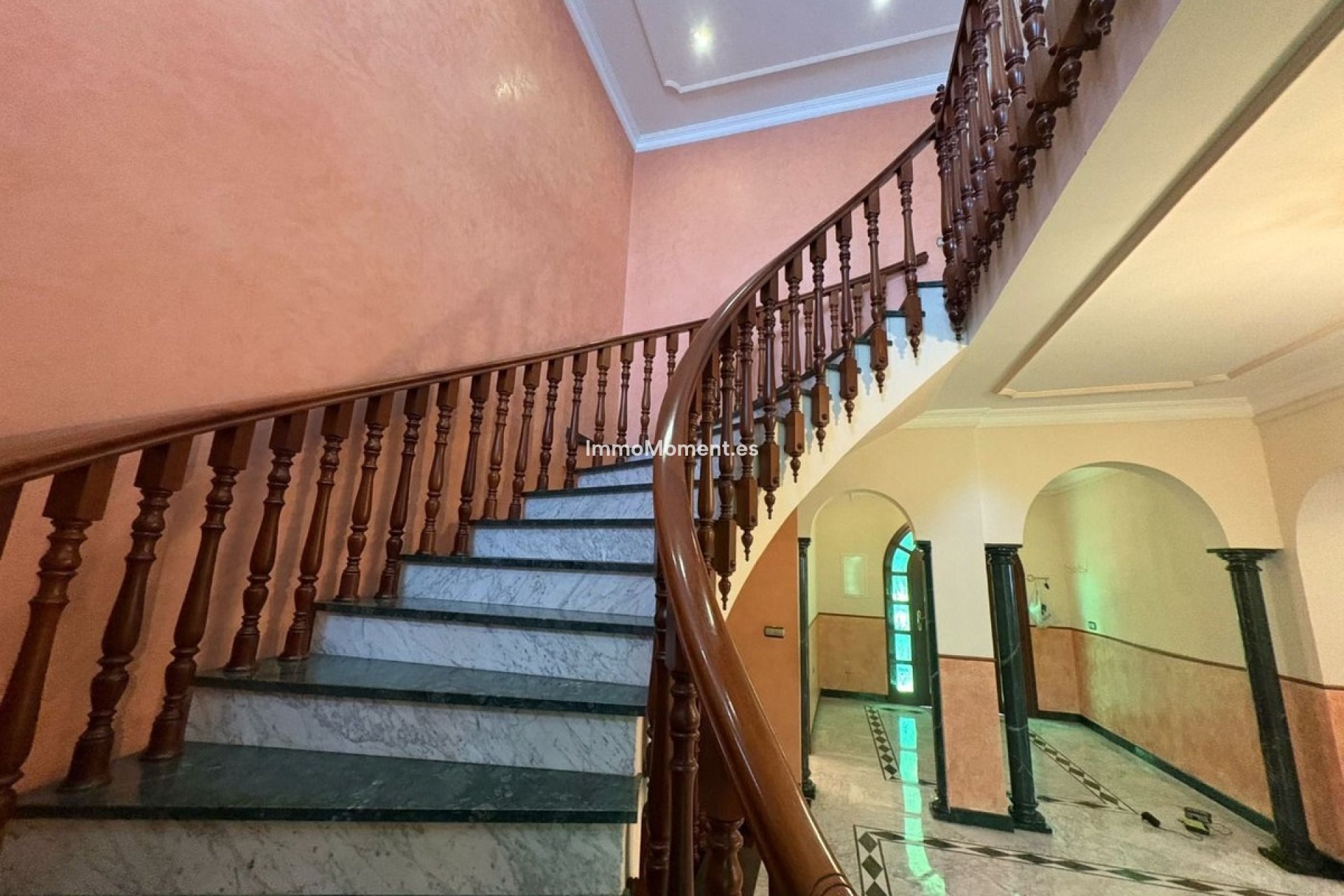 Resale - Villa - Inland  - Alhaurín de la Torre