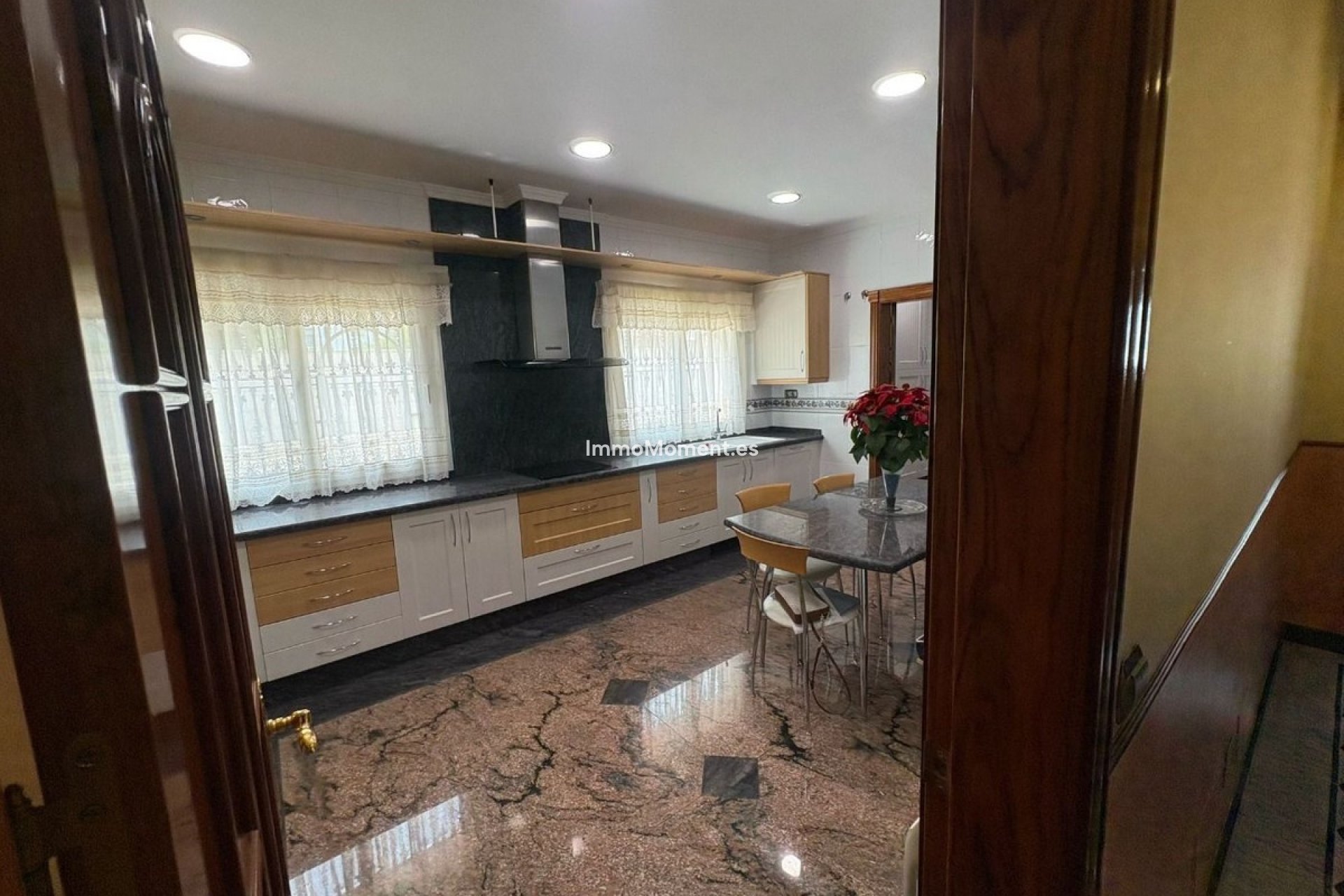 Resale - Villa - Inland  - Alhaurín de la Torre